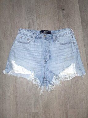Hollister Ultra High Rise Mom Jean Shorts 3" Inseam Size 5 W27 Distressed Denim